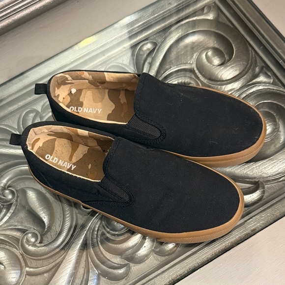 Old Navy 4 Boys Black and Tan Kids Slip-On Sneakers - Picture 3 of 9